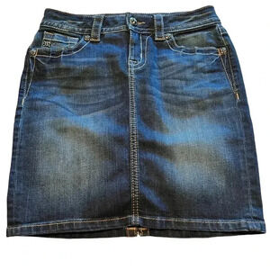 WOMENS’S MISS ME DARK WASH DENIM SKIRT• SIZE 26/US 4•PREOWNED GREAT CONDITION•